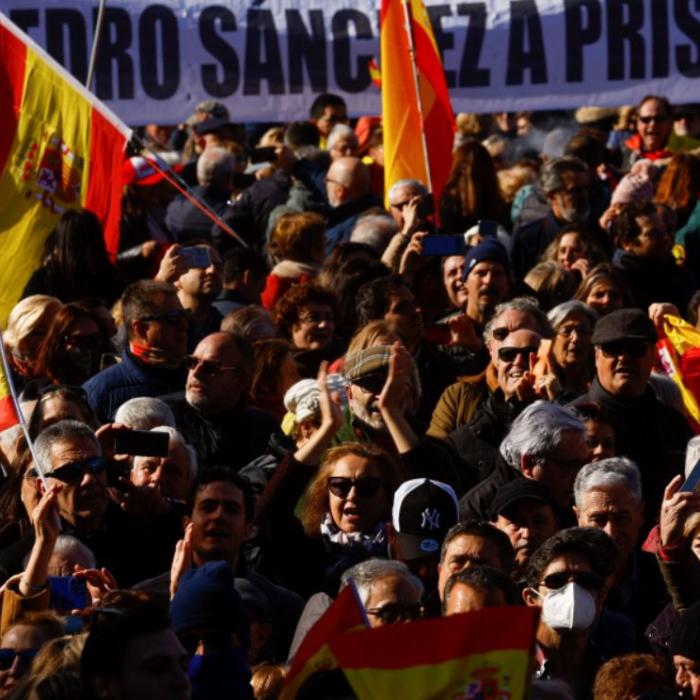 Zeci de mii de spanioli au ieșit în stradă. Protest masiv împotriva guvernului condus de Pedro Sanchez
