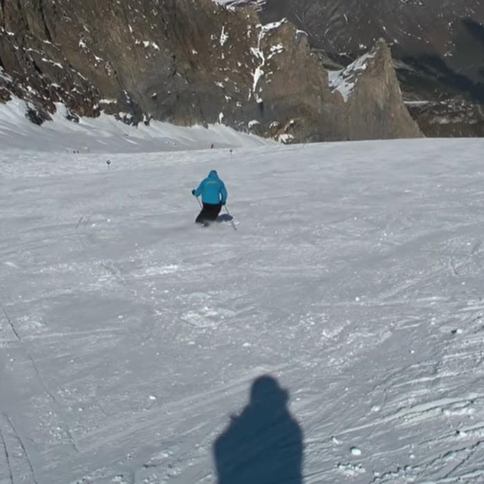 Italian, găsit în viață după ce l-a îngropat avalanșa. A stat o noapte sub zăpadă