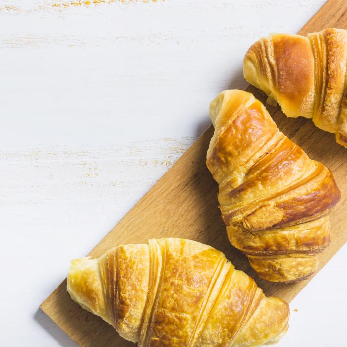 Croissante cu unt. Fă această rețetă pas cu pas și nu le vei mai cumpăra niciodată! Sunt incredibil de gustoase!