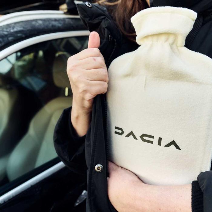 Dacia ia peste picior BMW, în Marea Britanie, în legătură cu „abonamentul pentru scaune încălzite“