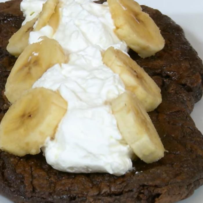 Omletă cu ciocolată, ideală pentru un mic dejun rapid sau o gustare. Un desert minunat!