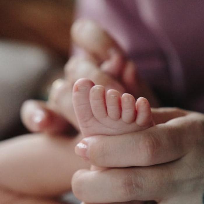 China: persoanele necăsătorite vor putea avea copii în mod legal
