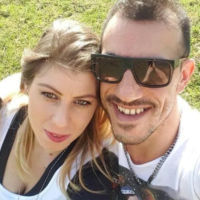 O româncă din Italia a dus un bărbat în pădure, l-a legat de un copac și l-a lăsat să moară. Anchetatorii au scos la iveală povestea reală