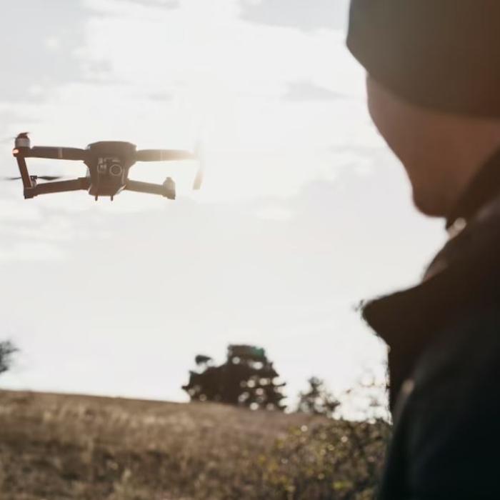 Dronă, doborâtă de ucraineni, înainte să intre în România. Ce transporta guadcopterul artizanal
