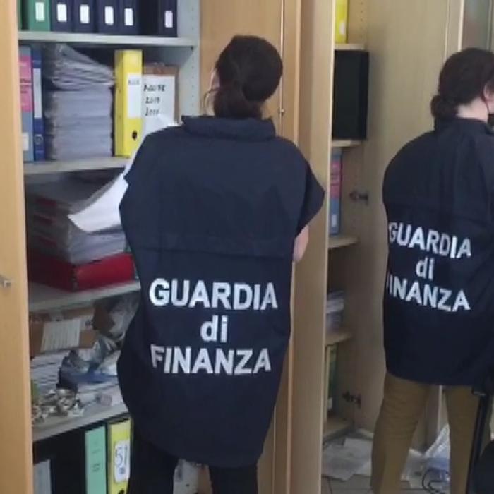 Patru români și o societate de transporturi din România, acuzați de evaziune fiscală în Italia: Fraudă de 19 milioane de euro