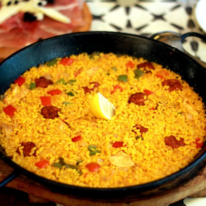 Spaniolii plătesc un preţ record pentru paella din cauza scumpirii uleiului şi orezului