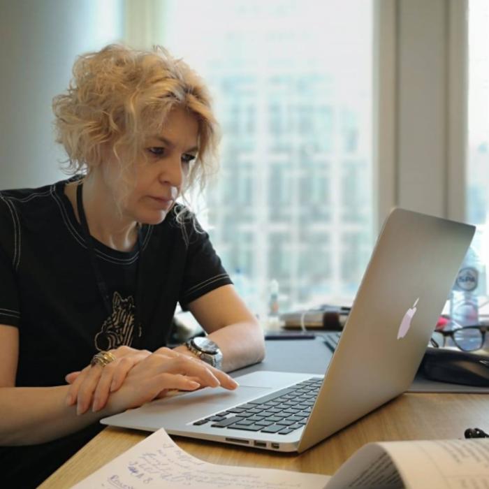 Carmen Avram, interviul zilei
