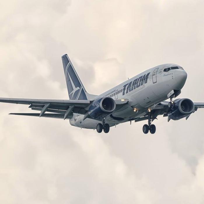 Alertă cu bombă la bordul unui avion Tarom: „Oamenii erau speriați! Ne-au spus să ne pregătim pentru impact”