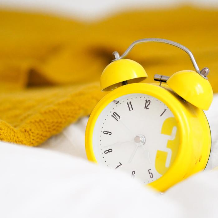 România trece în această noapte la ora de vară: ora 3.00 devine ora 4.00