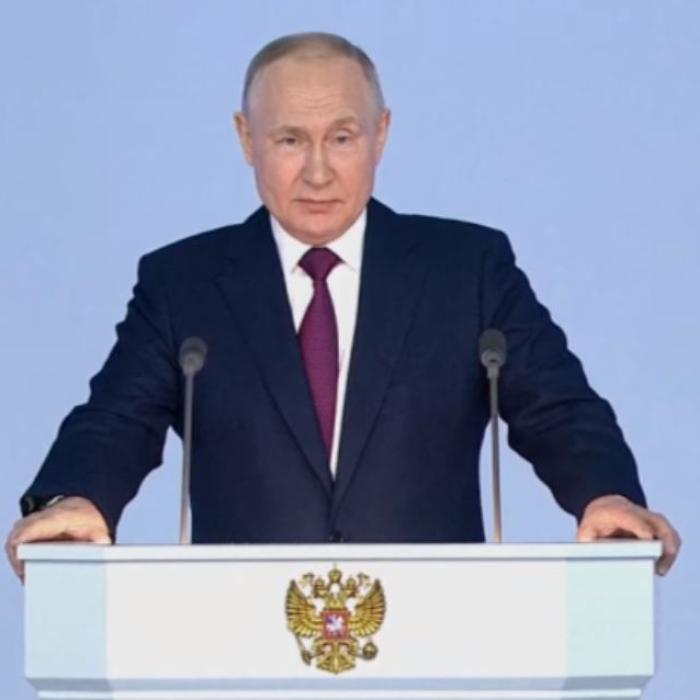Rusia își mută armele nucleare în Belarus