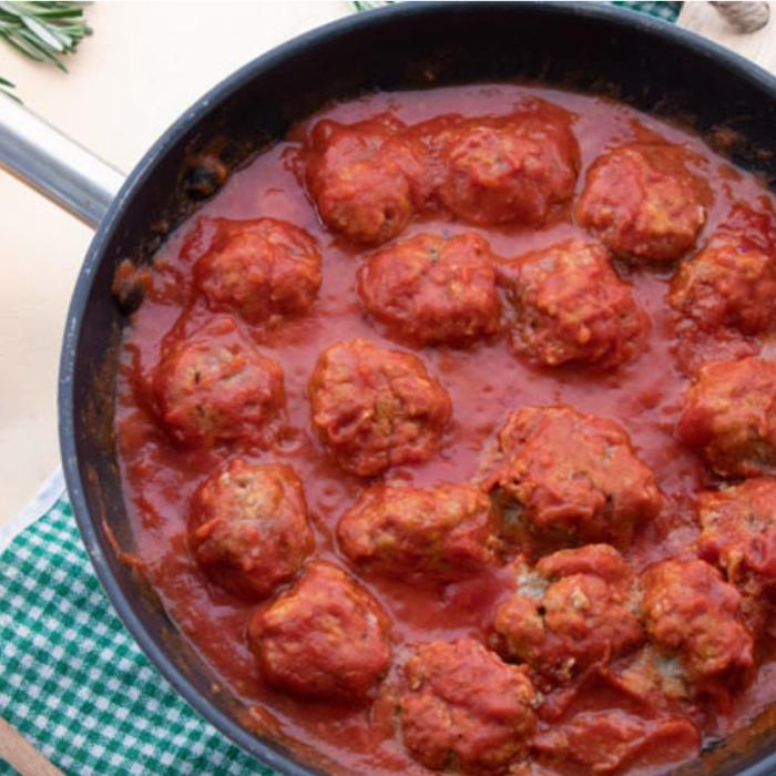 Chifteluțe marinate italienești. Nu vei mai face niciodată altfel chifteluțele cu sos de roșii