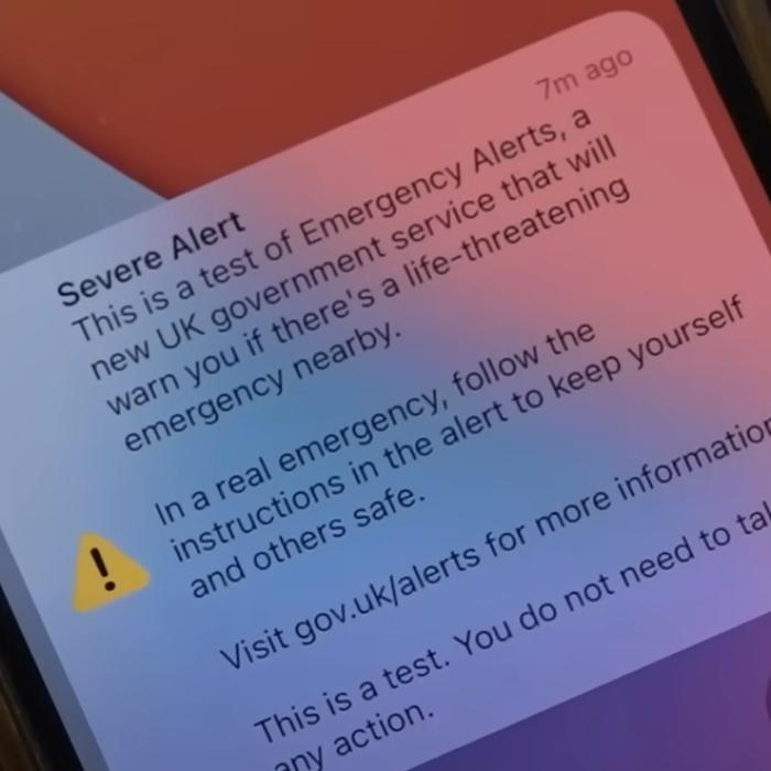 Alarma "Armageddon" s-a declanșat pe telefoanele din Marea Britanie. Oamenii au rămas împietriți