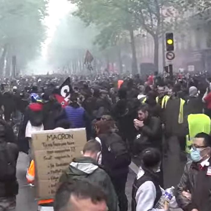 Proteste masive în Franța: Zeci de mii de oameni au ieşit în stradă de Ziua internaţională a muncii