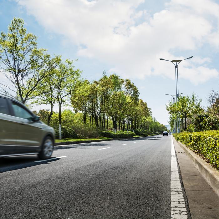 Premieră mondială în Suedia: O autostradă se va transforma într-un drum care va încărca mașinile electrice din mers