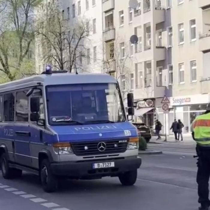 Atac într-o şcoală din Germania: Două eleve, de 7 şi 8 ani, rănite grav. Atacatorul „a așteptat poliția și nu a fugit”