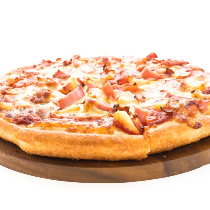 Pizza de casă super gustoasă! Combinația aceasta de arome va întrece cu mult pe una cumpărată din restaurant 