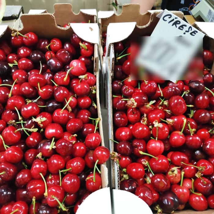 Cât costă cireşele în Piaţa Rahova, fructe bine păzite de vânzători: "Nu gustați!". De aceeași bani iei 4 kg de carne - FOTO