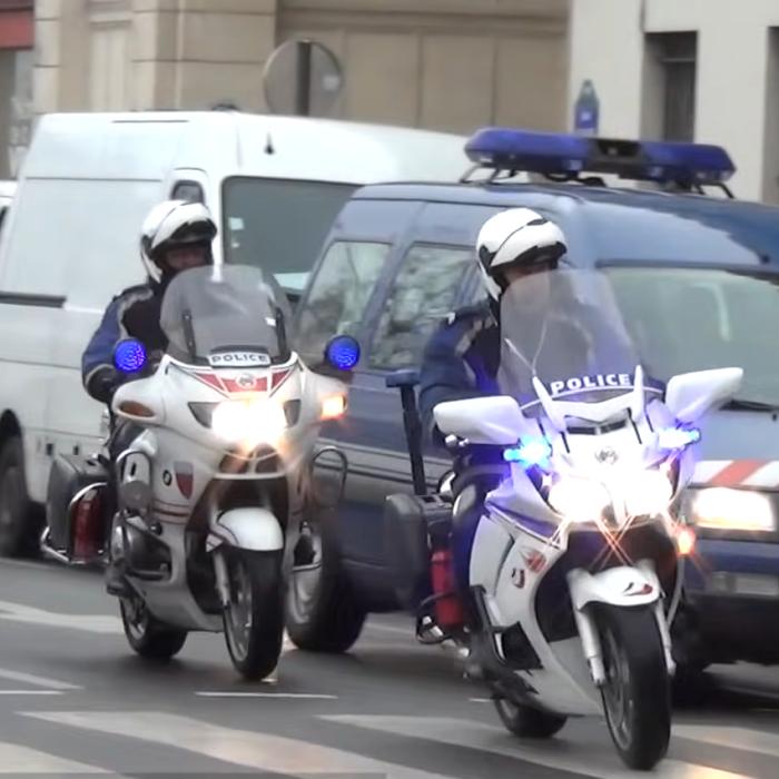 Bicicliști români, secerați în miez de noapte pe o autostradă din Franța: Vehiculul care i-a lovit și a fugit este de negăsit 
