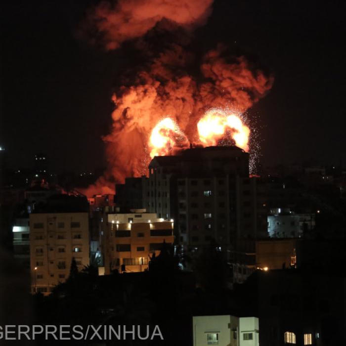 Armata israeliană a intensificat bombardamentele asupra Fâşiei Gaza: Sute de atacuri cu rachete