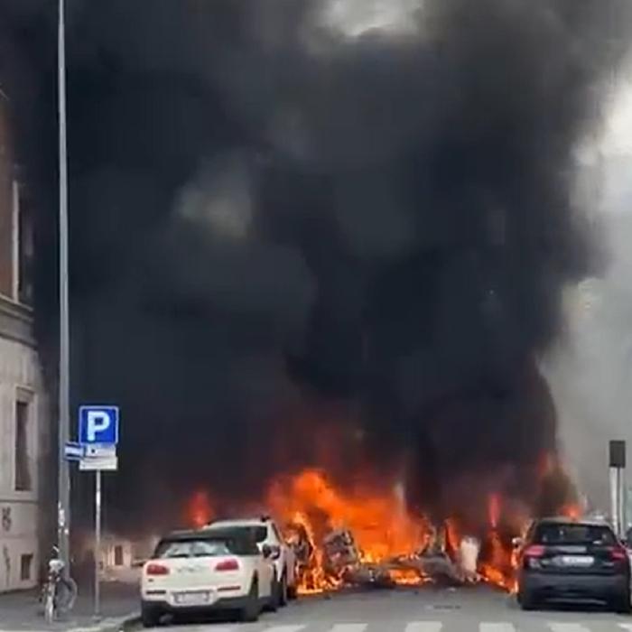 Italia. Explozie în Milano! Un incendiu de proporții a cuprins mai multe mașini (FOTO+VIDEO)