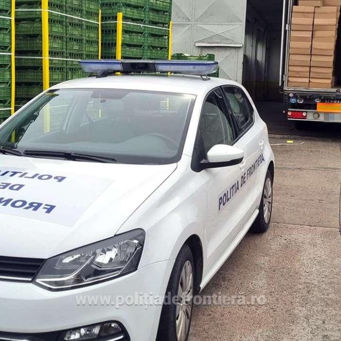 Captură impresionantă la Giurgiu. Ce au găsit polițiștii într-un camion cu varză care mergea în Ucraina: Valoarea depăşeşte 3 milioane de lei - FOTO