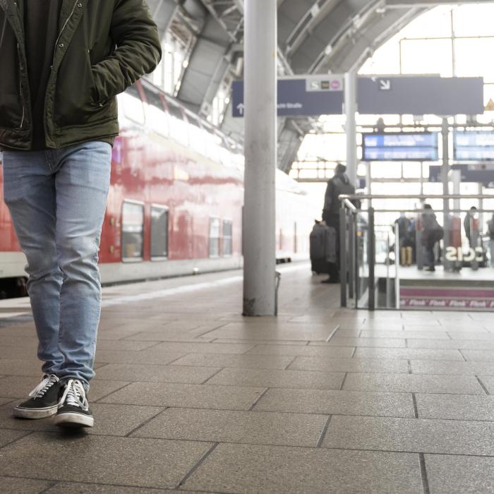 Un român a făcut haos într-o gară din Germania: Prins la clasa I fără bilet, conaționalul a fost recalcitrant și a lovit polițiștii