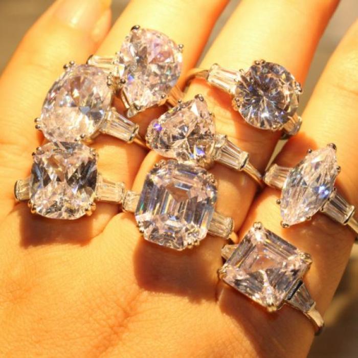 Noi sancțiuni: Marea Britanie interzice diamantele rusești