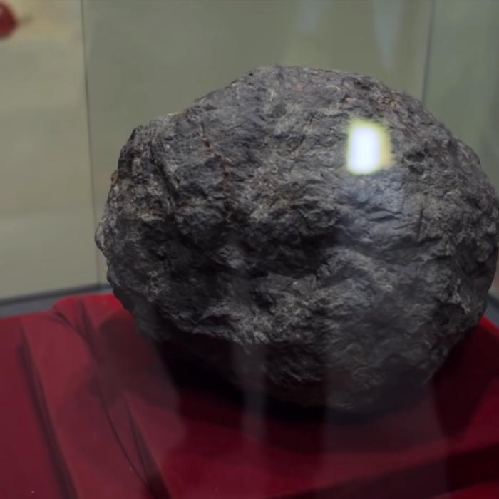 Un bărbat din Germania a găsit în grădina sa un meteorit de aproximativ trei kg. Surpriza a fost când a aflat că valorează 175.000 de lire sterline