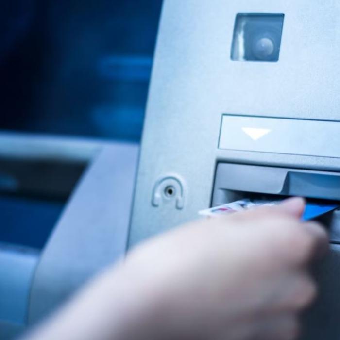 „Metoda lama“. Doi tineri români din Italia, artizanii unei noi escrocherii: Cum acționau ca să sperie victimele și să le fure banii