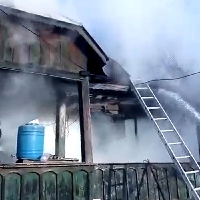 Incendiu tragic în Botoșani: Locuință distrusă de flăcări, bărbat găsit carbonizat alături de tatăl său
