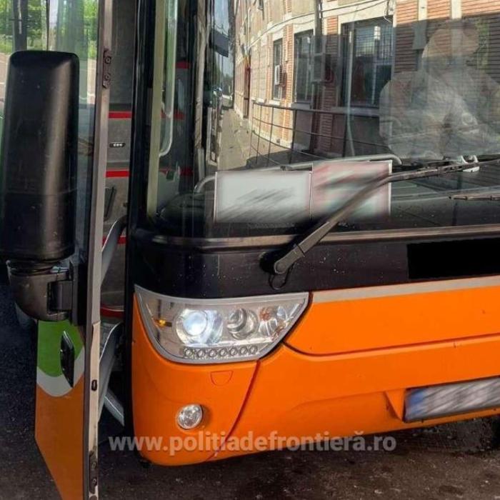 Autocar sosit din Turcia, verificat la frontieră. Doi pasageri români, dați jos cu tot cu bagaje și luați la întrebări
