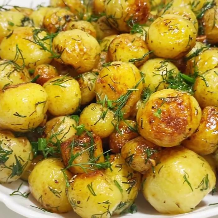 Rețetă cartofi înăbușiți: care este secretul pentru a avea un gust intens și aromat
