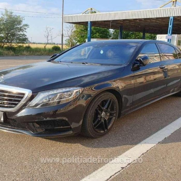 Un român a rămas fără Mercedesul pe care îl conducea, chiar la intrarea în țară. Iată ce s-a întâmplat