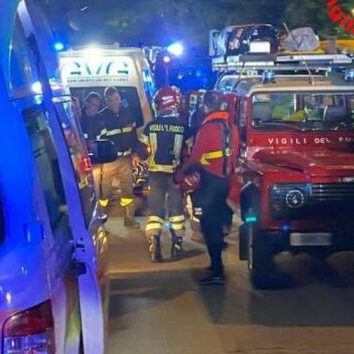 Incident bizar în Italia: Un român și un italian au căzut într-o râpă de 15 metri, după ce au oprit pe marginea drumului să se ușureze