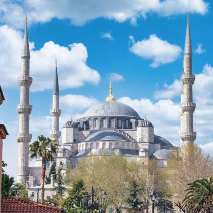 Erdogan schimbă strategia. Banca centrală a Turciei crește drastic dobânzile