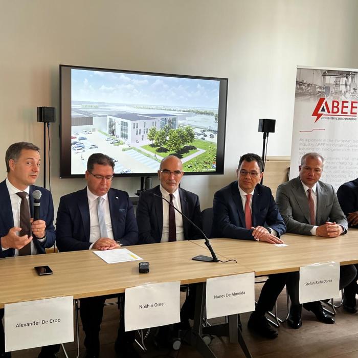 Investiție belgiană de 1,4 miliarde de euro, la Galați: ABEE va construi o fabrică de baterii pentru maşinile electrice