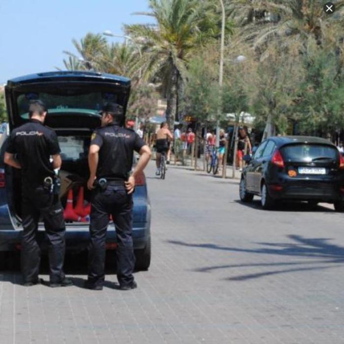 Un român, angajat la un club de noapte din Spania, a lovit în cap un fotbalist olandez cu o crosă de golf