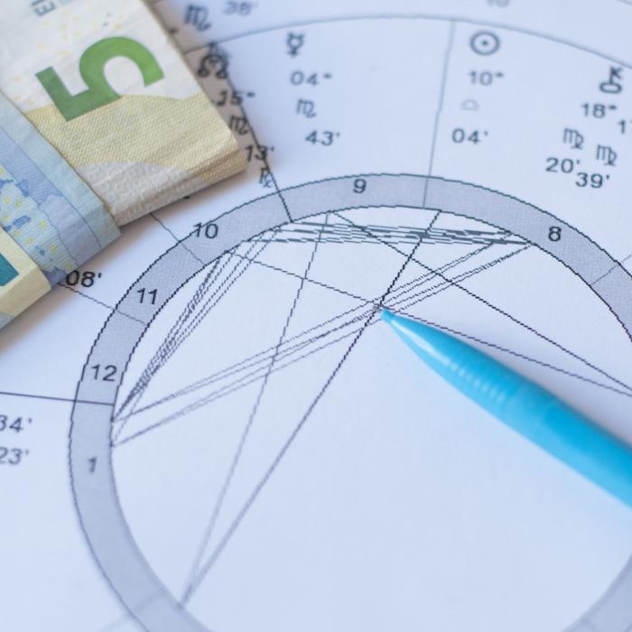 Horoscopul financiar pentru luna iulie 2023: Leu, norocul te favorizează. Săgetător, ai șanse la o mărire de salariu. Previziuni complete