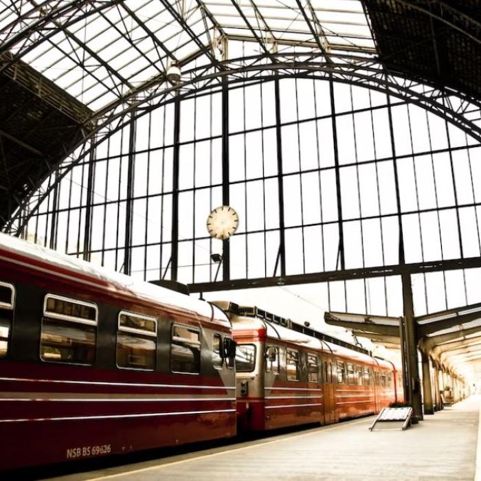 Marea Britanie vrea să închidă casele de bilete din gările feroviare. Urmează un val de concedieri