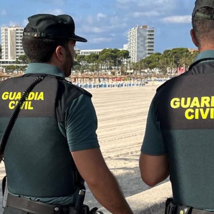 Spania. Ceasuri de lux, sustrase de trei români prin metoda "îmbrățișarea". Cum au jefuit zeci de persoane