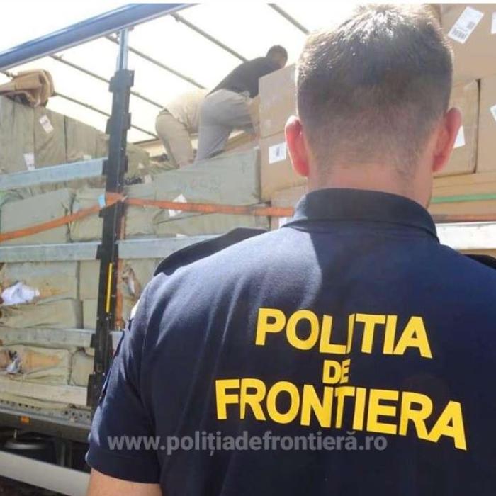 Un tir încărcat cu semințe de floarea soarelui, verificat la intrarea în țară. Polițiștii au amuțit când au verificat marfa