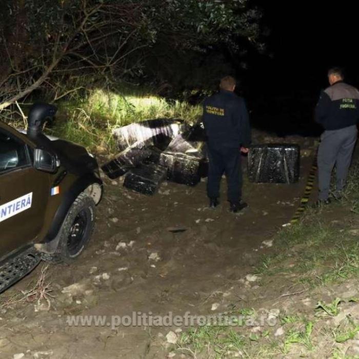 S-a dat alarma la frontiera țării, după ce polițiștii au descoperit mai multe colete pe malul Prutului
