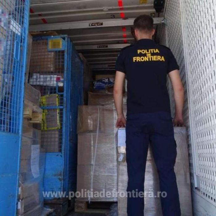 Zeci de sirieni, depistați într-un camion încărcat cu roșii. Șoferul turc, luat la întrebări