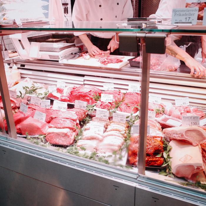 A intrat în vigoare prețul plafonat al alimentelor. 14 produse de bază au adaosul comercial limitat