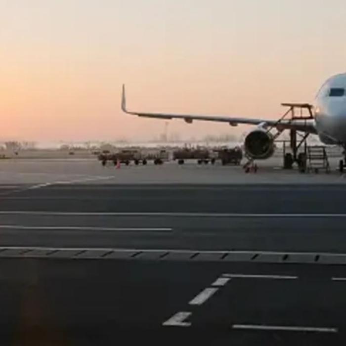 Șase lucruri pe care nu ar trebui să le faci niciodată în avion, potrivit unui fost însoțitor de bord