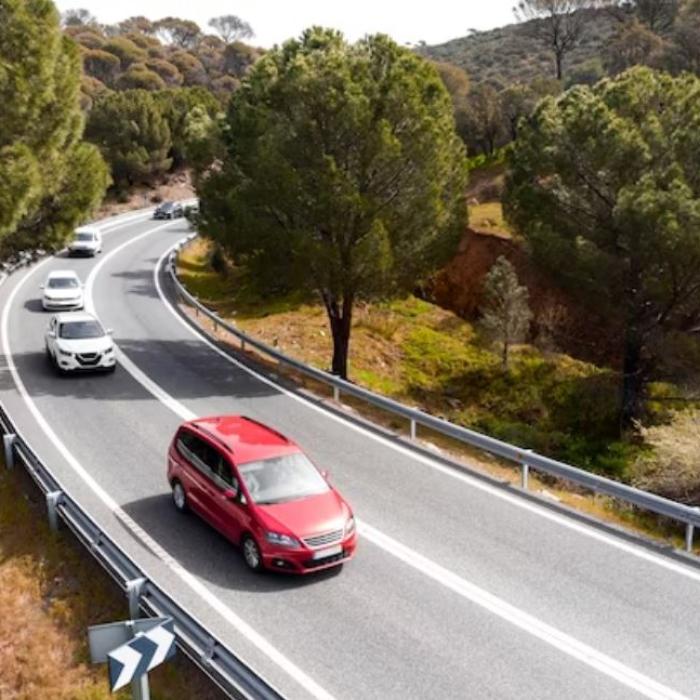 Automobil, cu trei români, oprit în Germania. Polițiștii i-au arestat când au văzut bunurile din remorcă