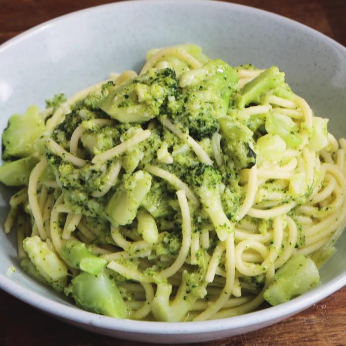 Paste cu Broccoli și Usturoi. Cel mai gustos preparat de post din lume!