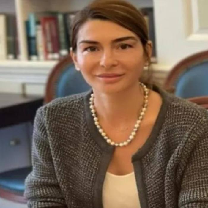 Consulatul general din Bologna are o nouă șefă. Laura-Nicoleta Nasta, e doctor în economie şi a fost director general în cadrul ANAF