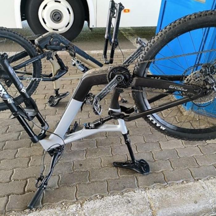 Șofer român, care transporta biciclete electrice furate din Austria, reținut de polițiștii maghiari