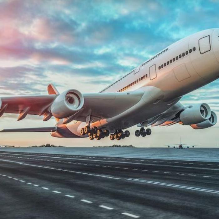 "Pericol biologic". Un avion a fost nevoit să se întoarcă pe pistă, după decolare, din cauza unui pasager cu diaree 